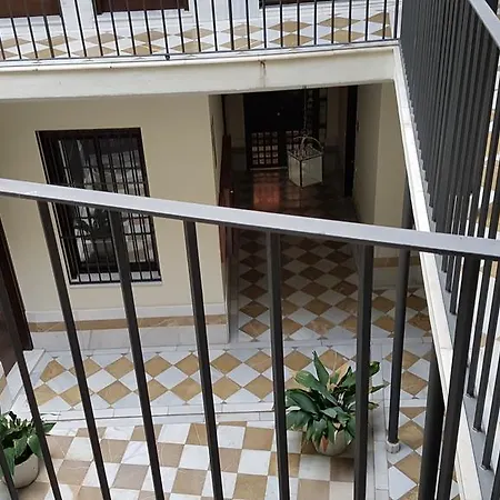 Lyrioshomes Treboles Malaga