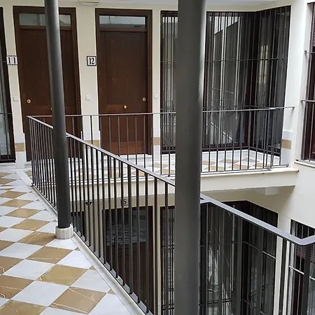 Lyrioshomes Treboles Apartment Malaga